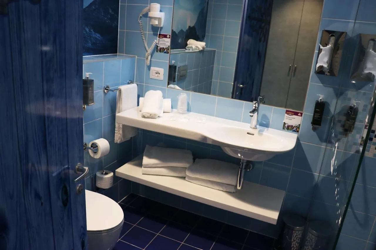 Gardaland Magic Hotel 卡斯特努沃德加尔达 4*,