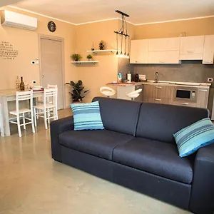Vanda Luxury House Near Gardaland And Garda דירה